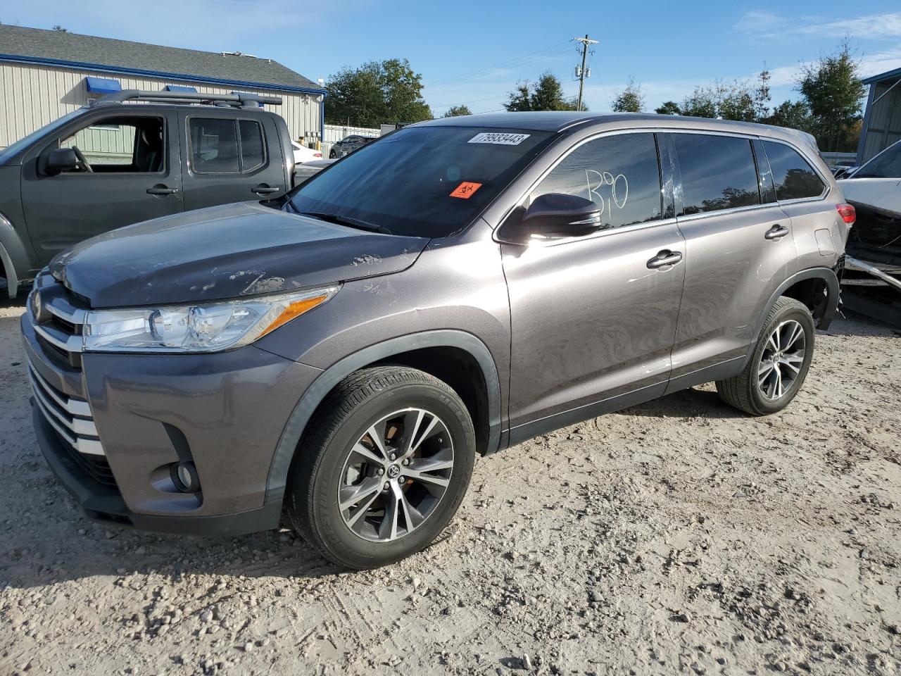 Obraz 1 z 2019 TOYOTA HIGHLANDER LE 2019 z VIN 5TDZZRFH2KS357548