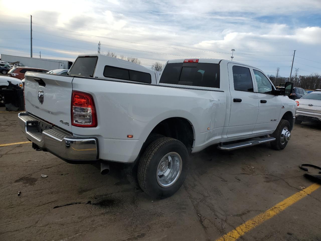 Image 3 of 2022 RAM 3500 TRADESMAN 2022 with VIN 3C63RRGL8NG377192