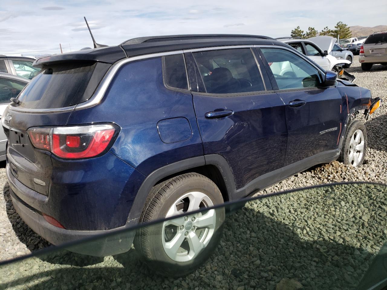Image 3 of 2019 JEEP COMPASS LATITUDE 2019 with VIN 3C4NJDBB0KT772139