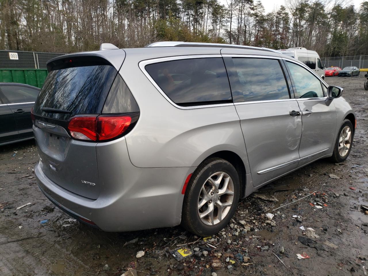 Image 3 of 2017 CHRYSLER PACIFICA LIMITED 2017 with VIN 2C4RC1GG5HR560492
