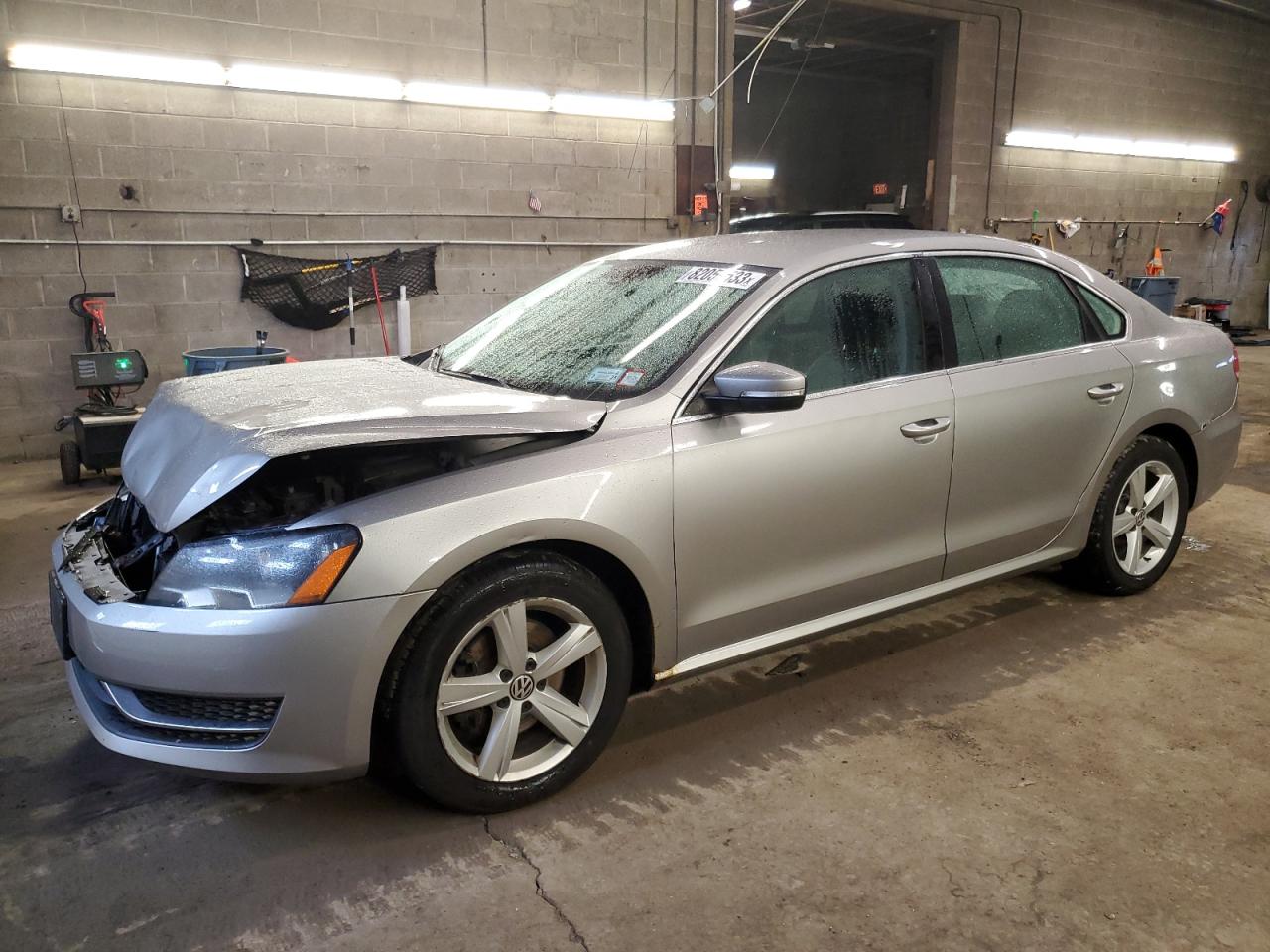 Image 1 of 2012 VOLKSWAGEN PASSAT SE 2012 with VIN 1VWBP7A39CC079772