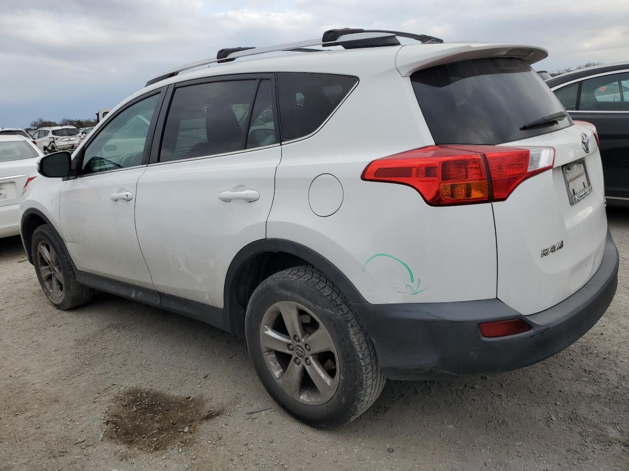 Image 2 of 2015 TOYOTA RAV4 XLE 2015 with VIN 2T3WFREV5FW180629