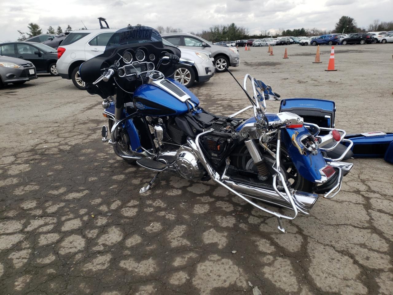 Image 3 of 2008 HARLEY-DAVIDSON FLHT CLASSIC 2008 with VIN 1HD1FF41X8Y663628