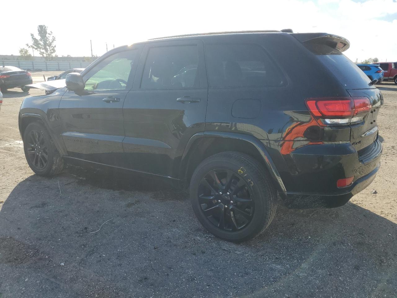 Изображение 2 2017 JEEP GRAND CHEROKEE LAREDO 2017 с VIN 1C4RJFAG7HC769639