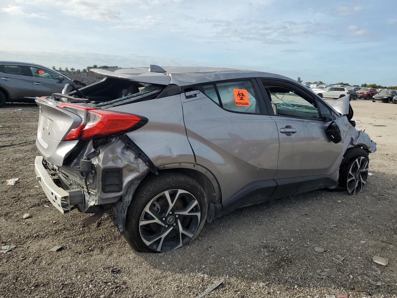 Изображение 3 2019 TOYOTA C-HR XLE 2019 с VIN NMTKHMBX9KR094218
