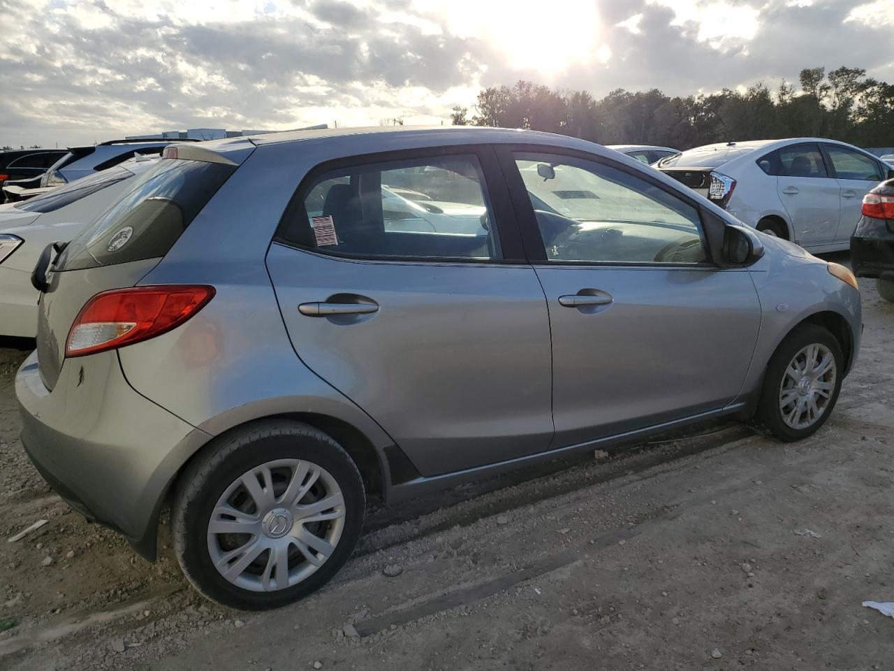 Изображение 3 2011 MAZDA MAZDA2  2011 с VIN JM1DE1HY6B0129642