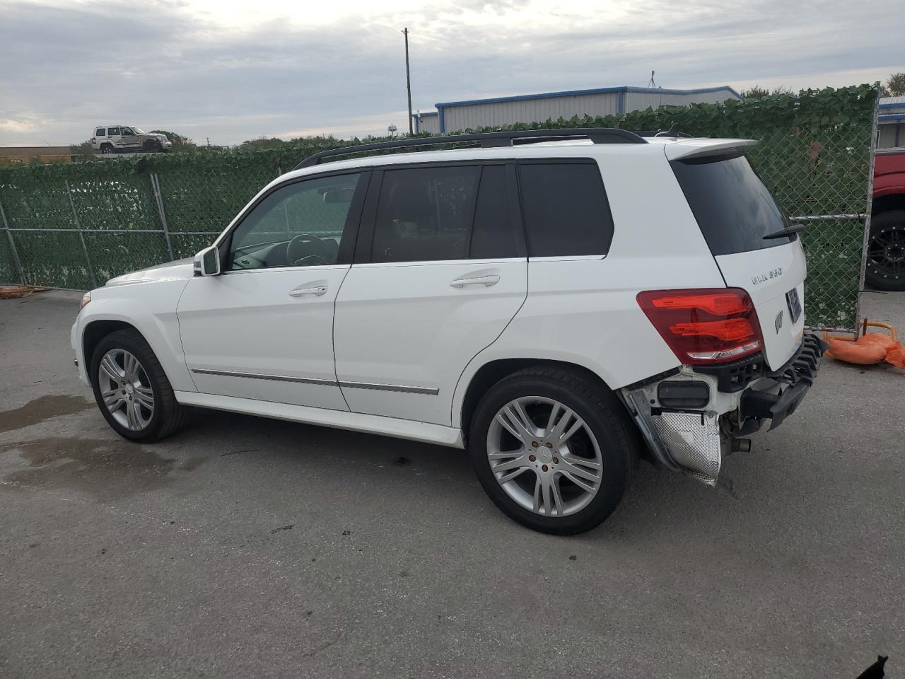 Image 2 of 2014 MERCEDES-BENZ GLK 350 2014 with VIN WDCGG5HB5EG328438