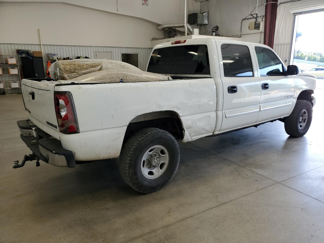 Изображение 3 2005 CHEVROLET SILVERADO K2500 HEAVY DUTY 2005 с VIN 1GCHK23U45F861869