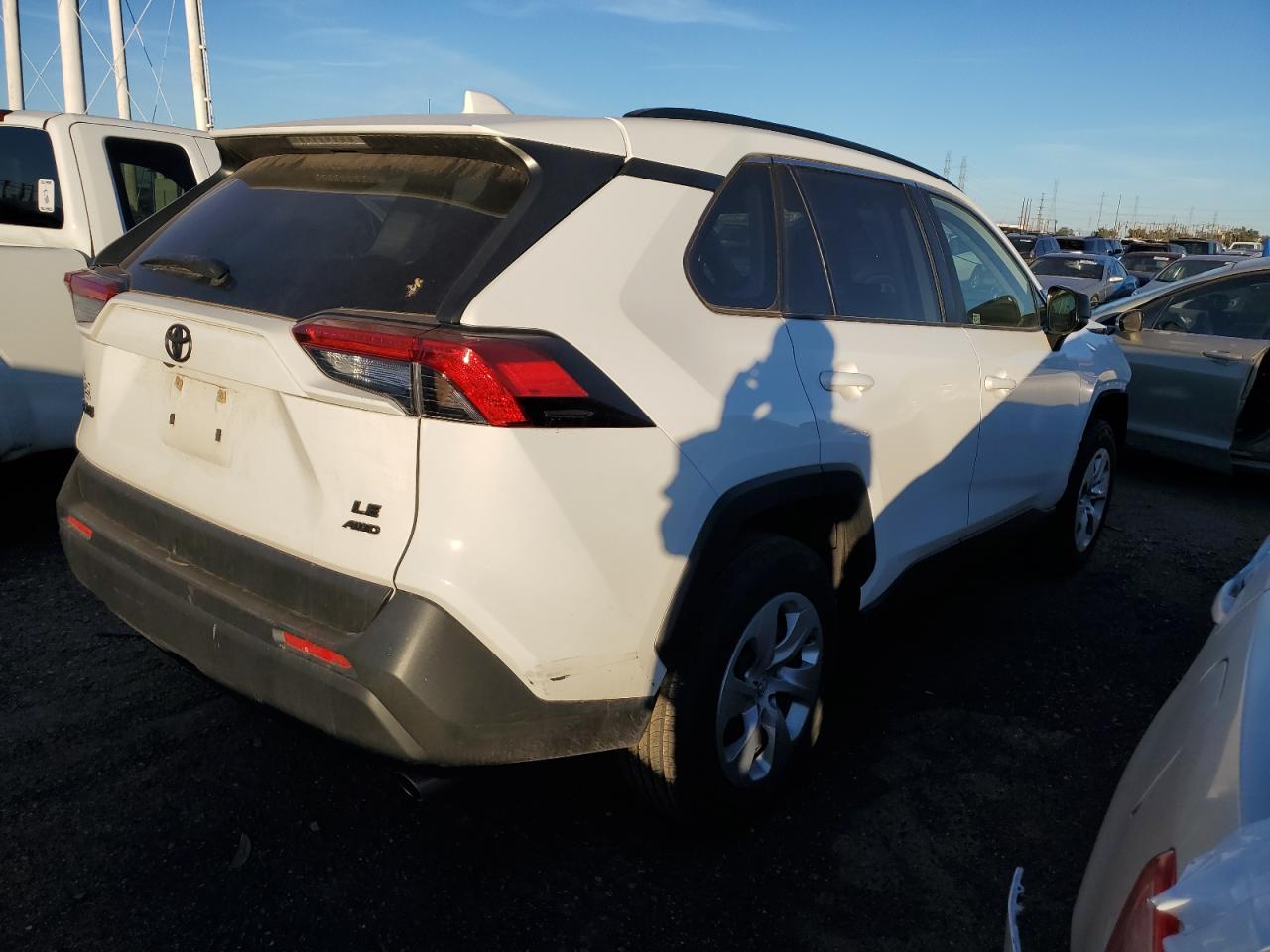 Изображение 3 2020 TOYOTA RAV4 LE 2020 с VIN JTMF1RFV7LD062975