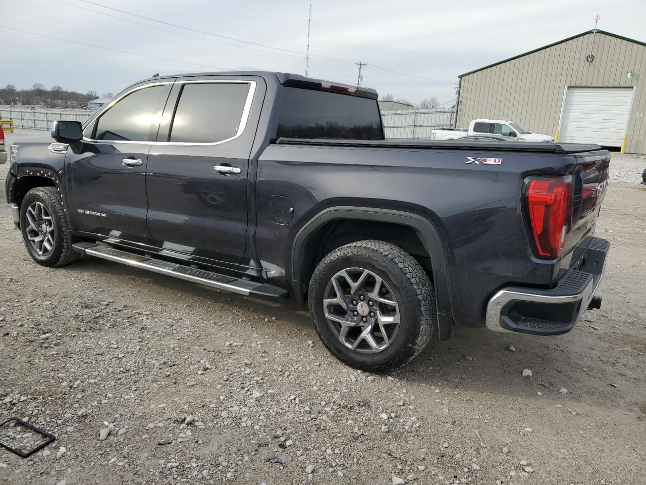 Image 2 of 2022 GMC SIERRA K1500 SLT 2022 with VIN 3GTUUDED2NG608775