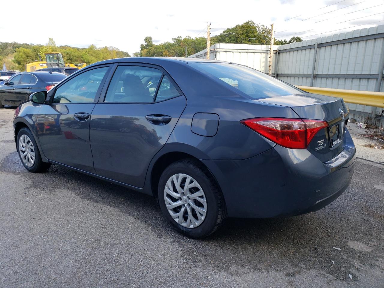 Obraz 2 z 2019 TOYOTA COROLLA L 2019 z VIN 5YFBURHE3KP889287