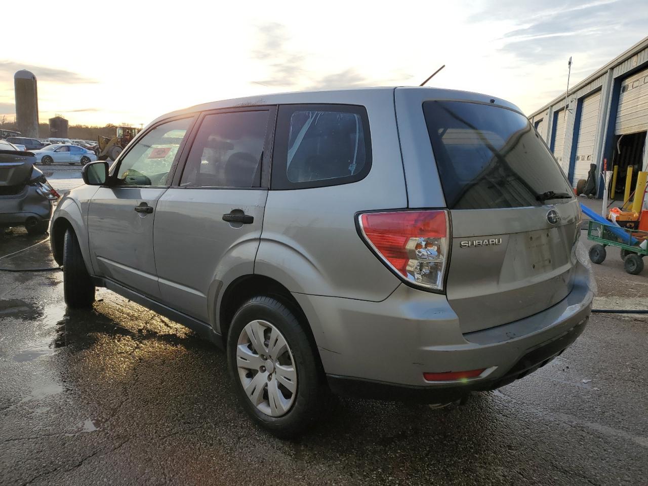 Obraz 2 z 2009 SUBARU FORESTER 2.5X 2009 z VIN JF2SH616X9H727251