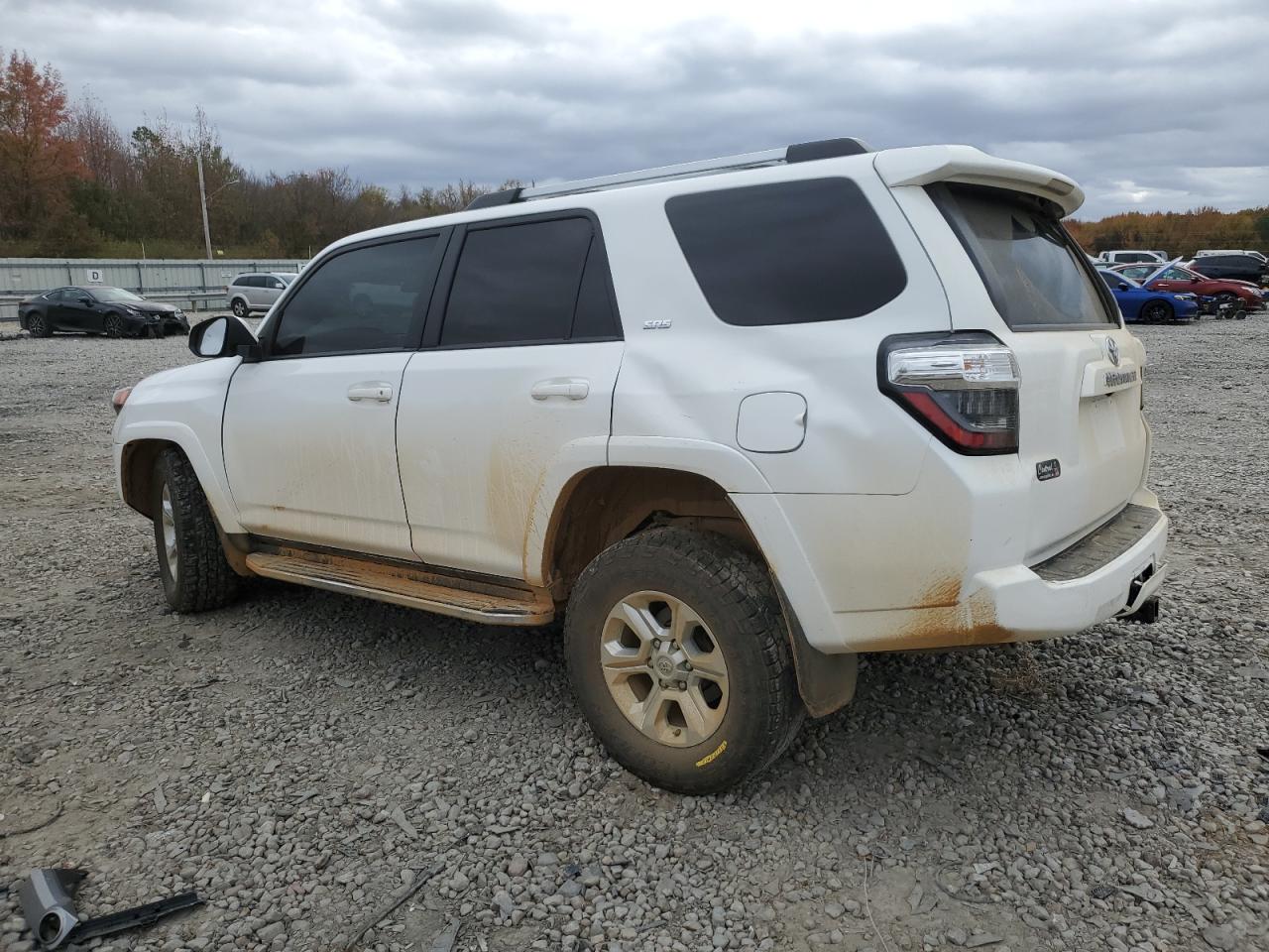 Изображение 2 2019 TOYOTA 4RUNNER SR5 2019 с VIN JTEBU5JR4K5624523