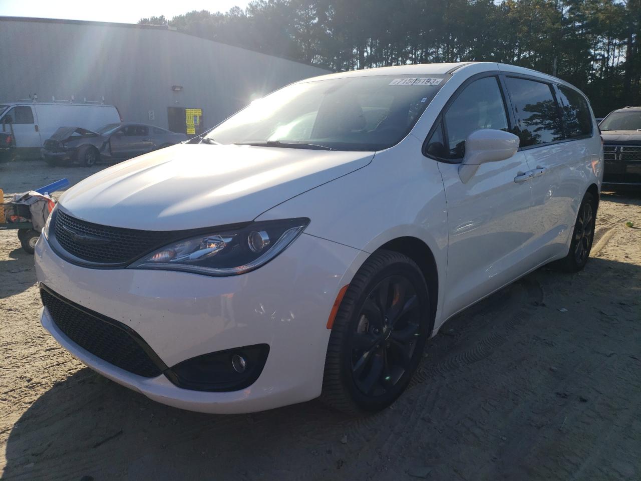 Obraz 1 z 2019 CHRYSLER PACIFICA TOURING PLUS 2019 z VIN 2C4RC1FG8KR639003