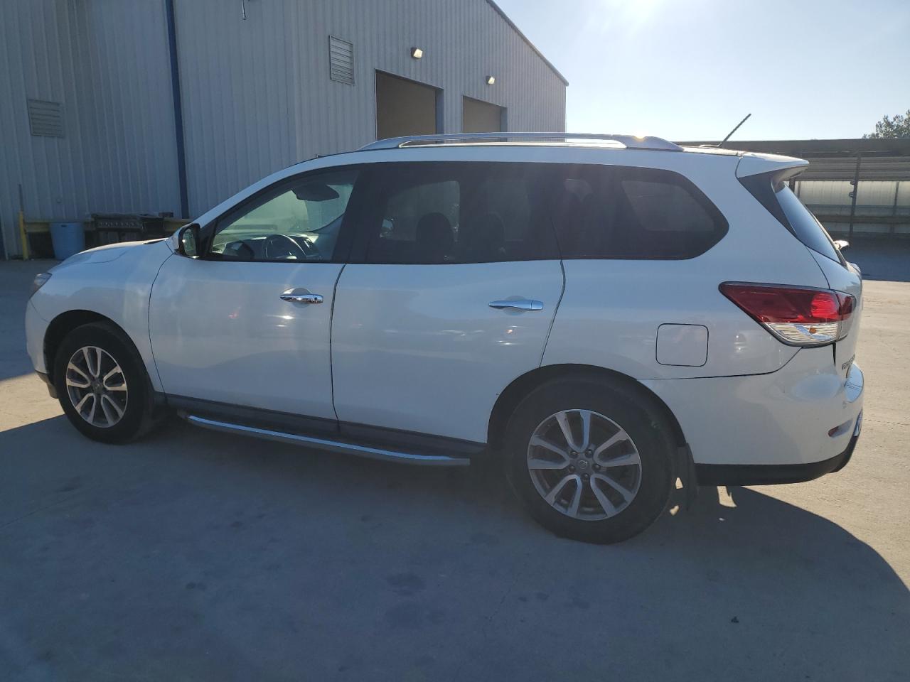 Obraz 2 z 2014 NISSAN PATHFINDER S 2014 z VIN 5N1AR2MN0EC696372