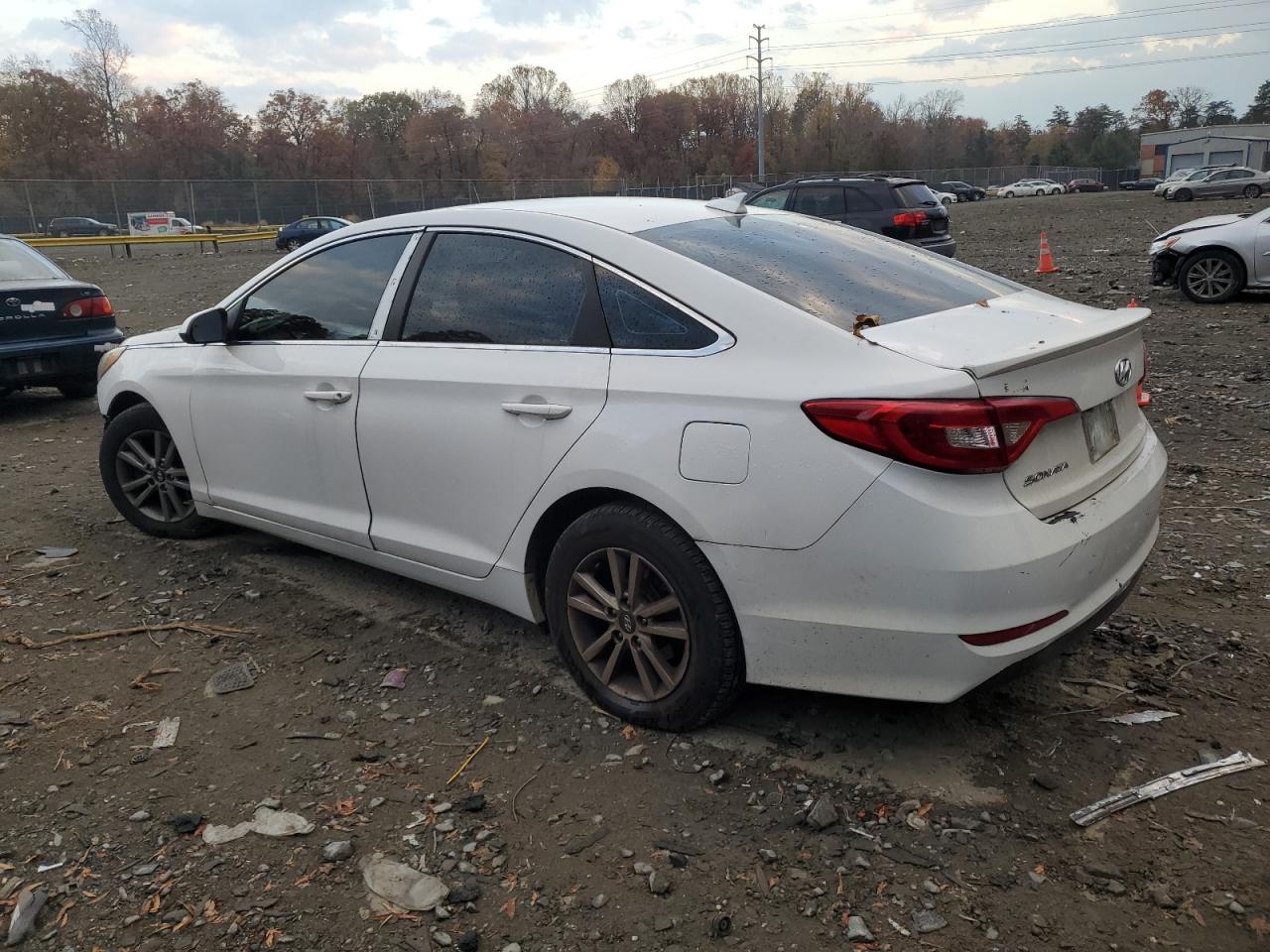Obraz 2 z 2015 HYUNDAI SONATA SE 2015 z VIN 5NPE24AF1FH007724