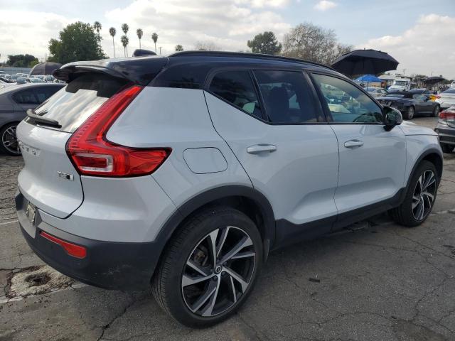 Image 3 of 2022 VOLVO XC40 T5 R-DESIGN 2022 with VIN YV4162UM4N2668324