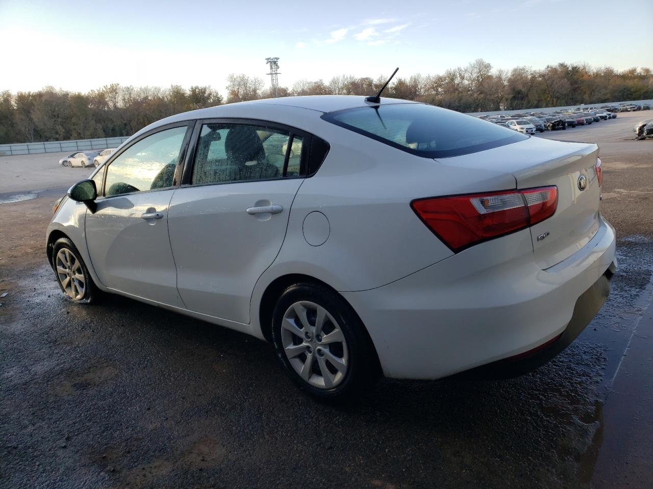 Obraz 2 z 2017 KIA RIO LX 2017 z VIN KNADM4A32H6035957