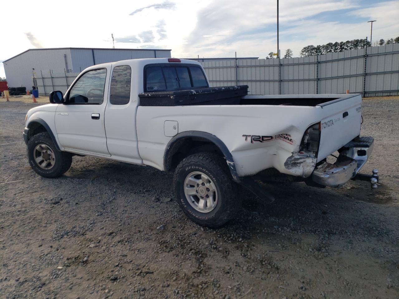 Image 2 of 2000 TOYOTA TACOMA XTRACAB PRERUNNER 2000 with VIN 4TASM92N2YZ609345