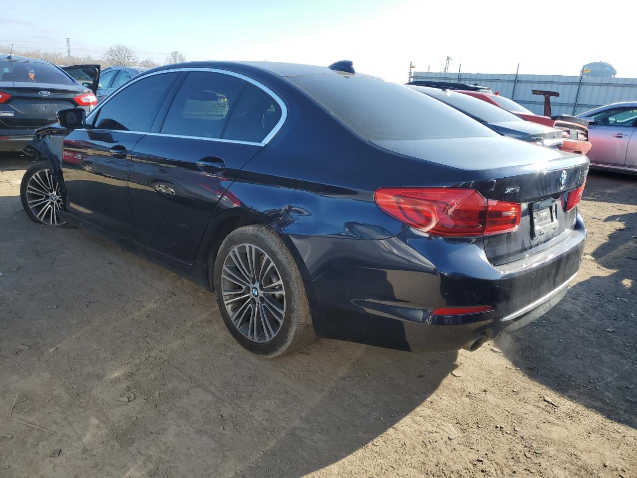 Obraz 2 z 2019 BMW 530 XI 2019 z VIN WBAJA7C54KWW25354