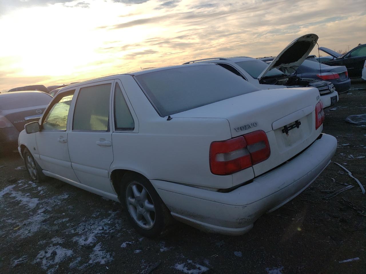 Image 2 of 1998 VOLVO S70  1998 with VIN YV1LS5588W2506332