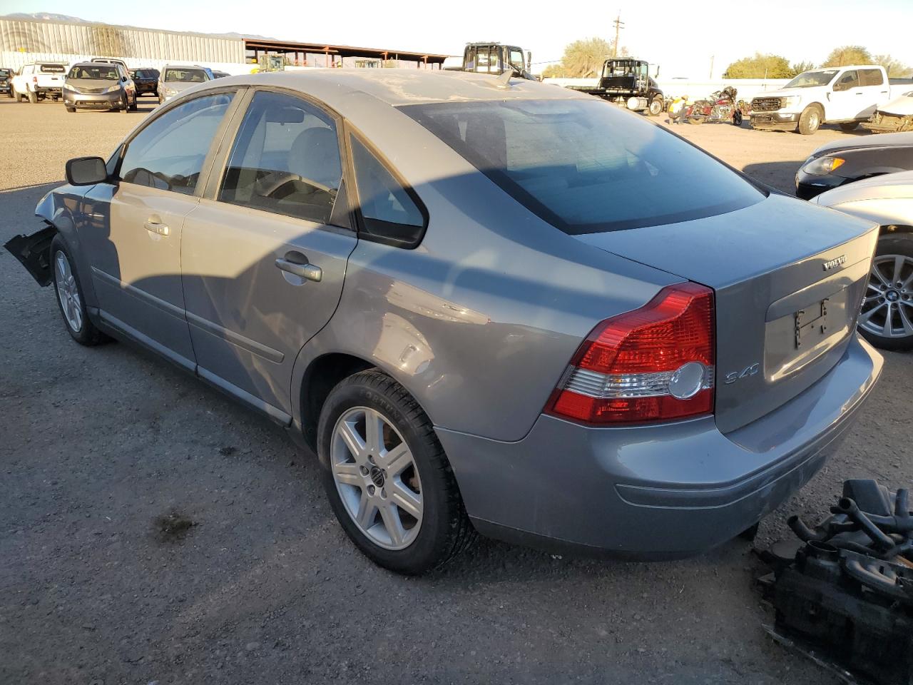 Obraz 2 z 2004 VOLVO S40 2.4I 2004 z VIN YV1MS382X42011935