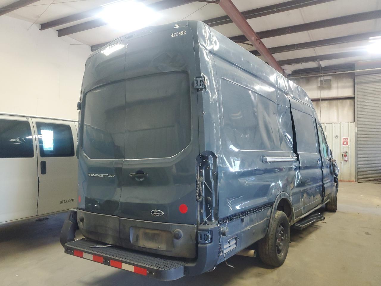 Image 3 of 2020 FORD TRANSIT T-250 2020 with VIN 1FTBR3X85LKB04570