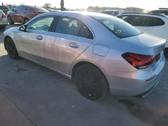 Obraz 2 z 2020 MERCEDES-BENZ A 220 2020 z VIN W1K3G4EBXLJ196575