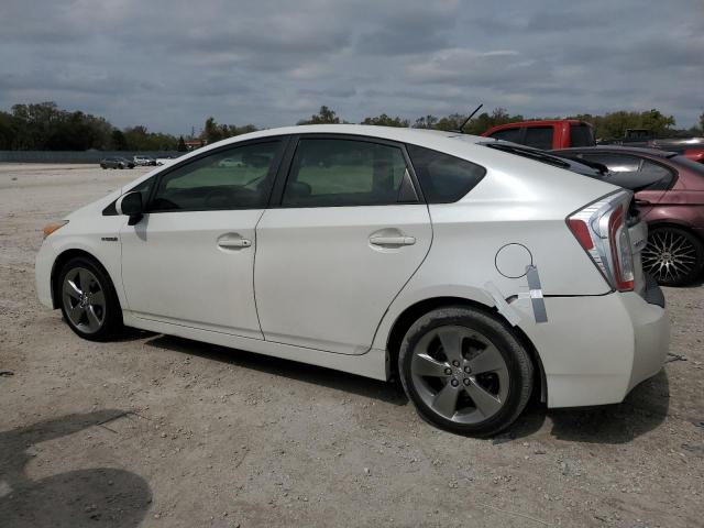 Image 2 of 2013 TOYOTA PRIUS  2013 with VIN JTDKN3DU5D5617492