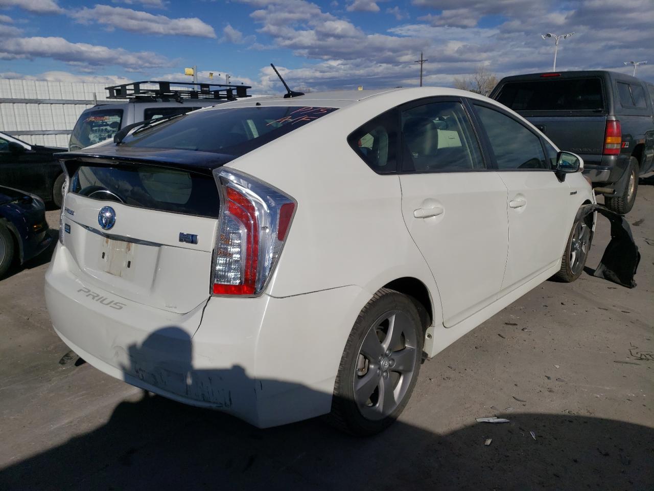 Image 3 of 2015 TOYOTA PRIUS  2015 with VIN JTDKN3DU4F0417462