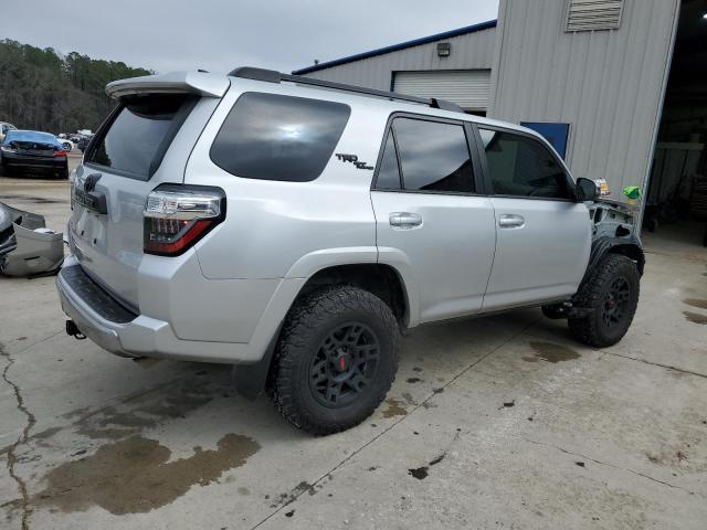 Obraz 3 z 2022 TOYOTA 4RUNNER SR5 PREMIUM 2022 z VIN JTERU5JR3N5984708