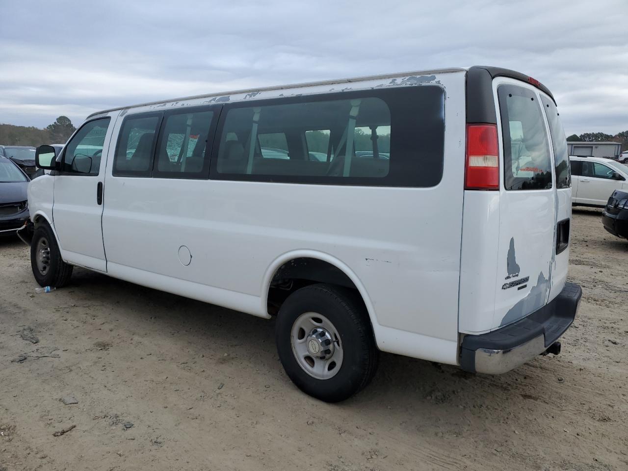 Obraz 2 z 2007 CHEVROLET EXPRESS G3500  2007 z VIN 1GAHG39U971154998