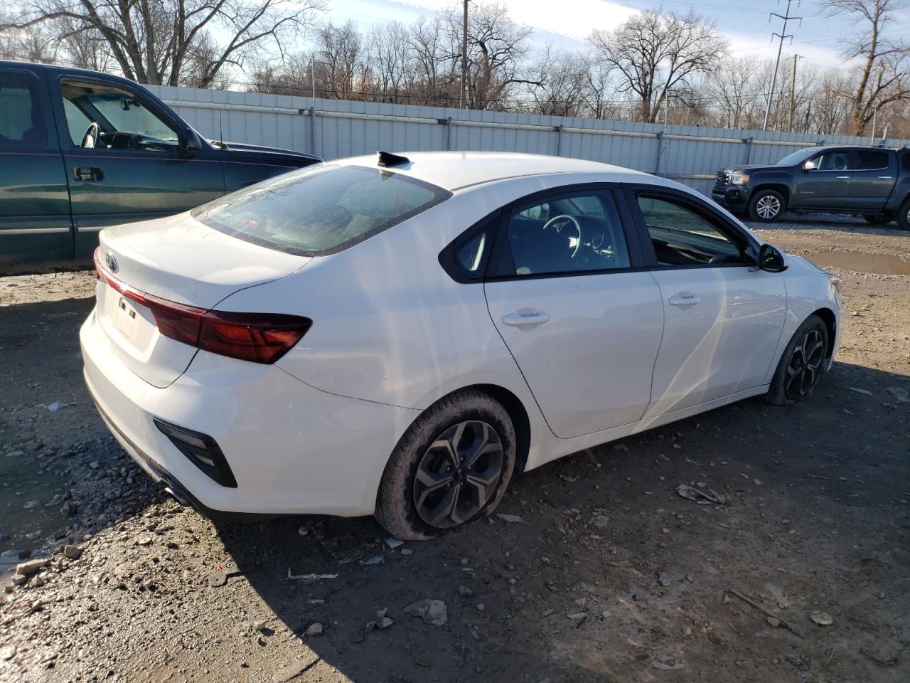 Изображение 3 2019 KIA FORTE FE 2019 с VIN 3KPF24AD0KE009708