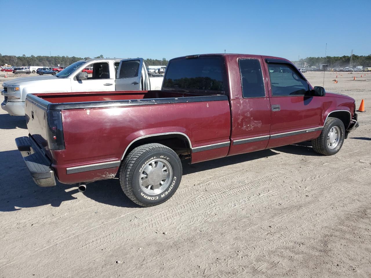 Image 3 of 1996 CHEVROLET GMT-400 C1500 1996 with VIN 1GCEC19R5TE237403