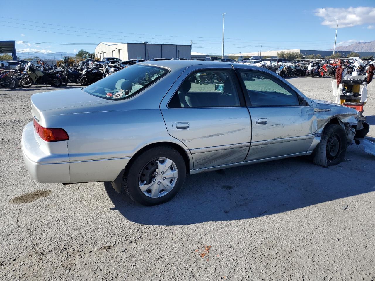 Obraz 3 z 2000 TOYOTA CAMRY CE 2000 z VIN JT2BG22K3Y0457999