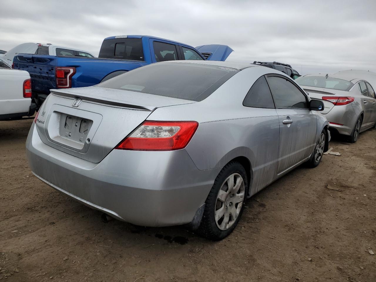 Image 3 of 2011 HONDA CIVIC LX 2011 with VIN 2HGFG1B65BH511961