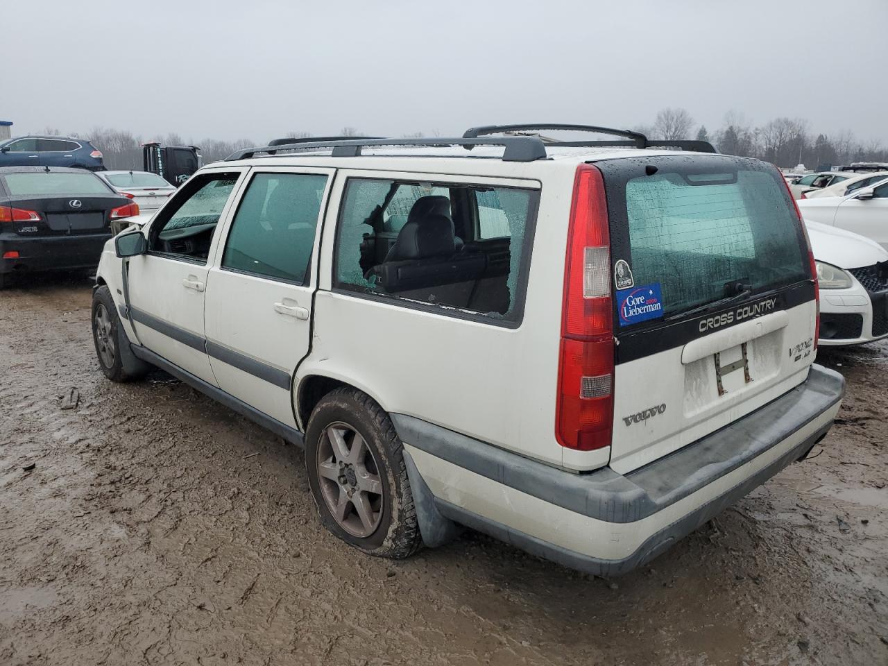 Image 2 of 1998 VOLVO V70 XC 1998 with VIN YV1LZ5645W2476570
