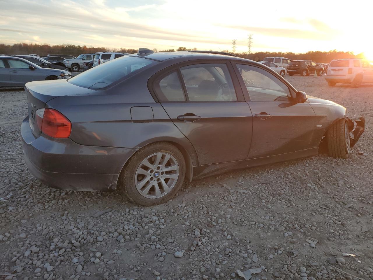 Obraz 3 z 2007 BMW 328 I 2007 z VIN WBAVA33597KX78613