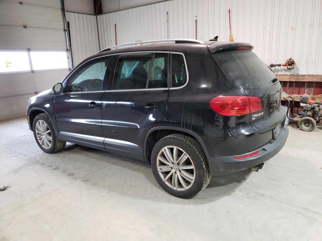 Obraz 2 z 2016 VOLKSWAGEN TIGUAN S 2016 z VIN WVGBV7AX1GW586015