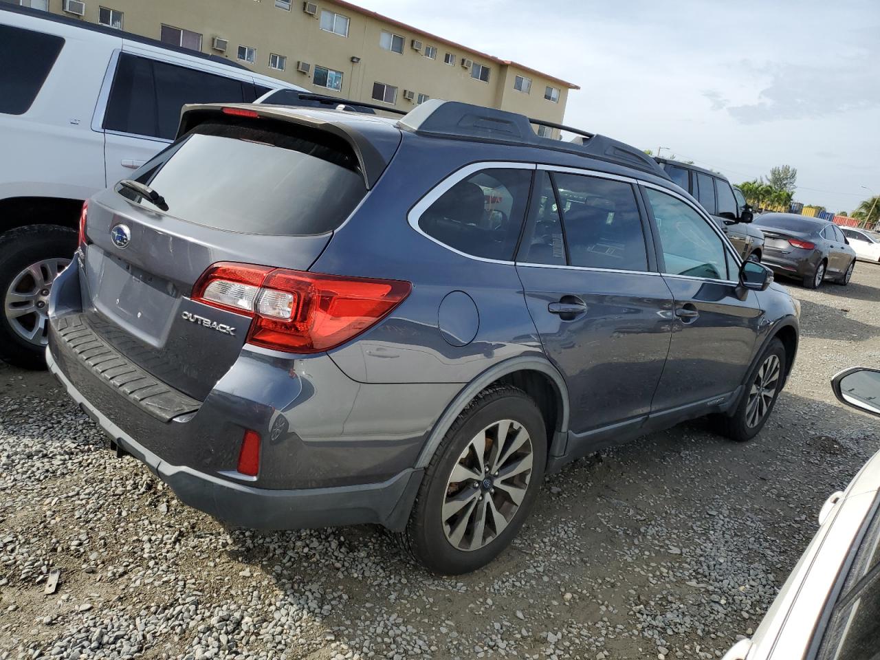 Obraz 3 z 2015 SUBARU OUTBACK 2.5I LIMITED 2015 z VIN 4S4BSBNC3F3344622
