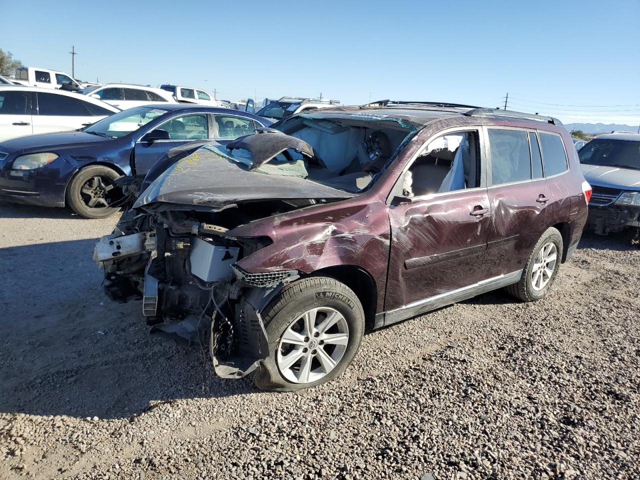 Image 1 of 2013 TOYOTA HIGHLANDER BASE 2013 with VIN 5TDBK3EH2DS214557
