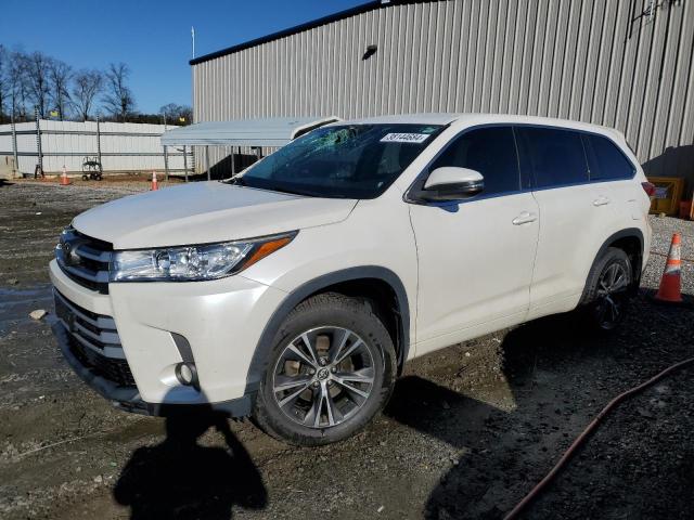 Image 1 of 2018 TOYOTA HIGHLANDER LE 2018 with VIN 5TDBZRFH3JS899872