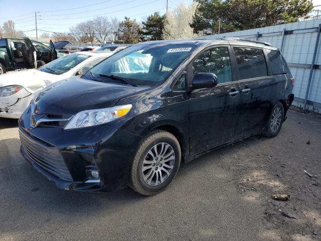 Image 1 of 2019 TOYOTA SIENNA XLE 2019 with VIN 5TDYZ3DC3KS984453
