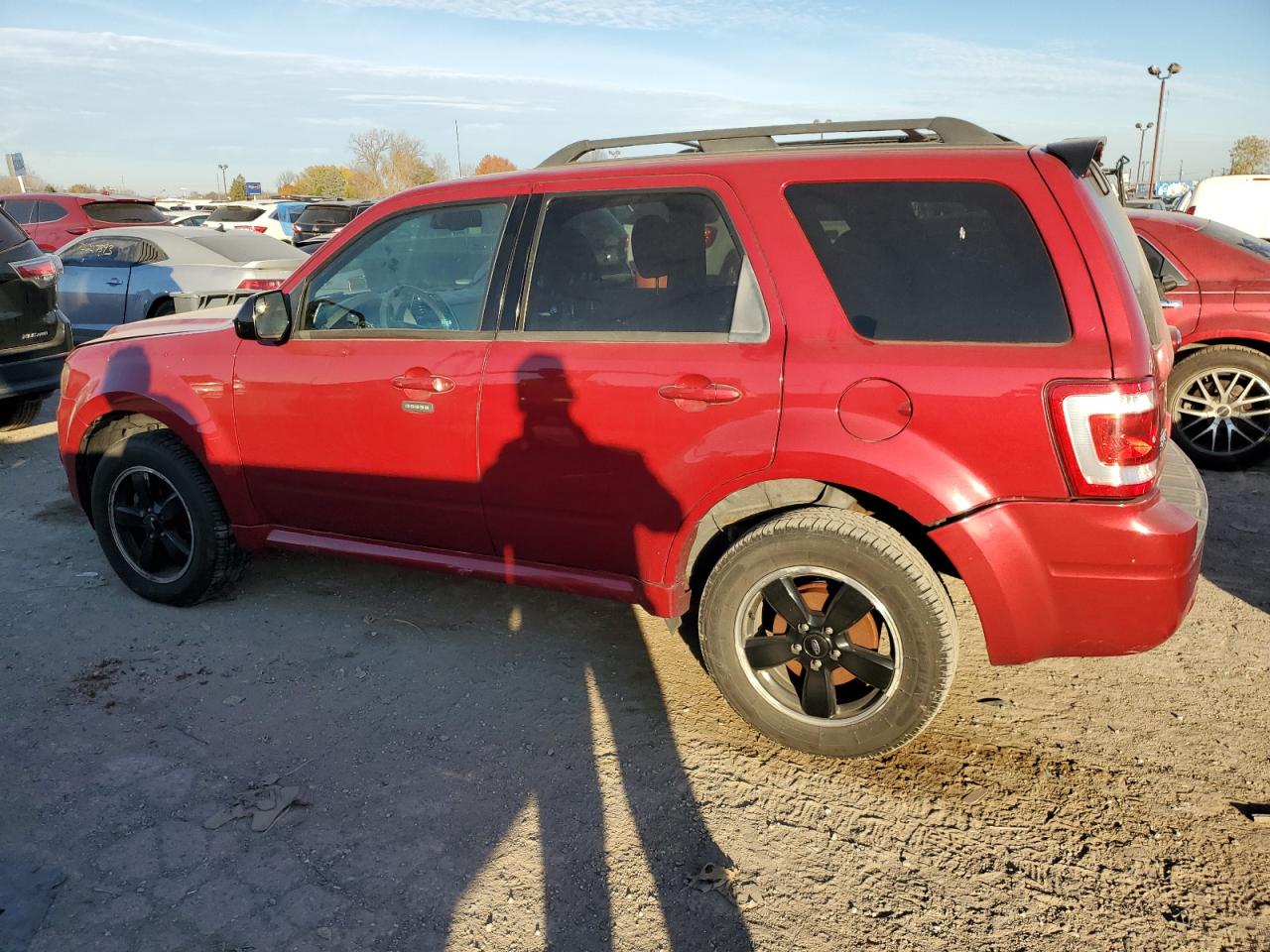Изображение 2 2010 FORD ESCAPE XLT 2010 с VIN 1FMCU0DG5AKC50862