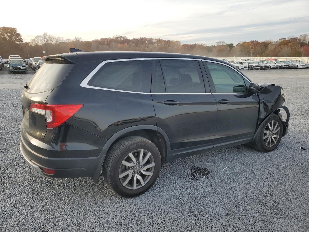 Image 3 of 2019 HONDA PILOT EXL 2019 with VIN 5FNYF5H58KB046131