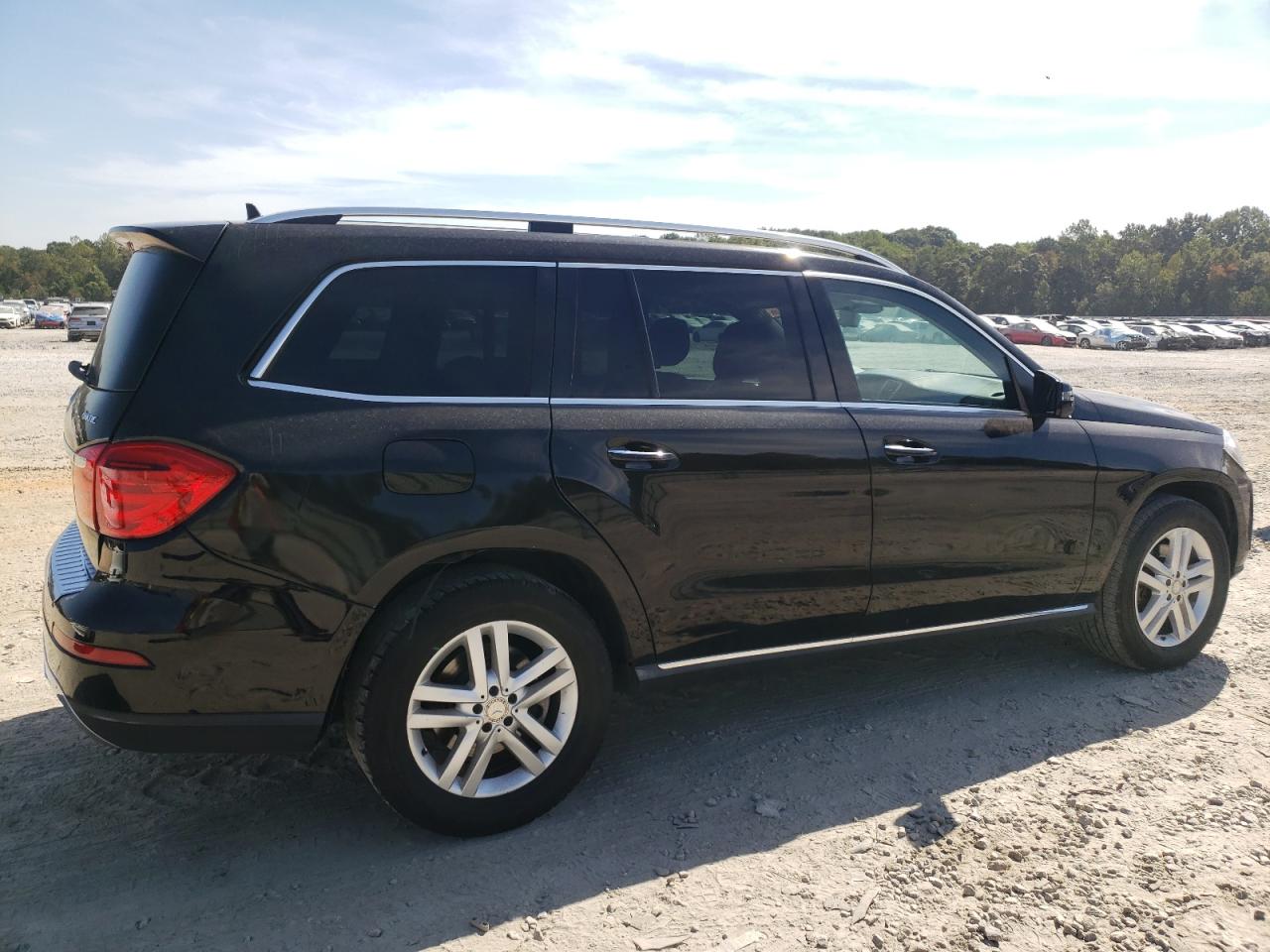 Obraz 3 z 2016 MERCEDES-BENZ GL 450 4MATIC 2016 z VIN 4JGDF6EEXGA650879