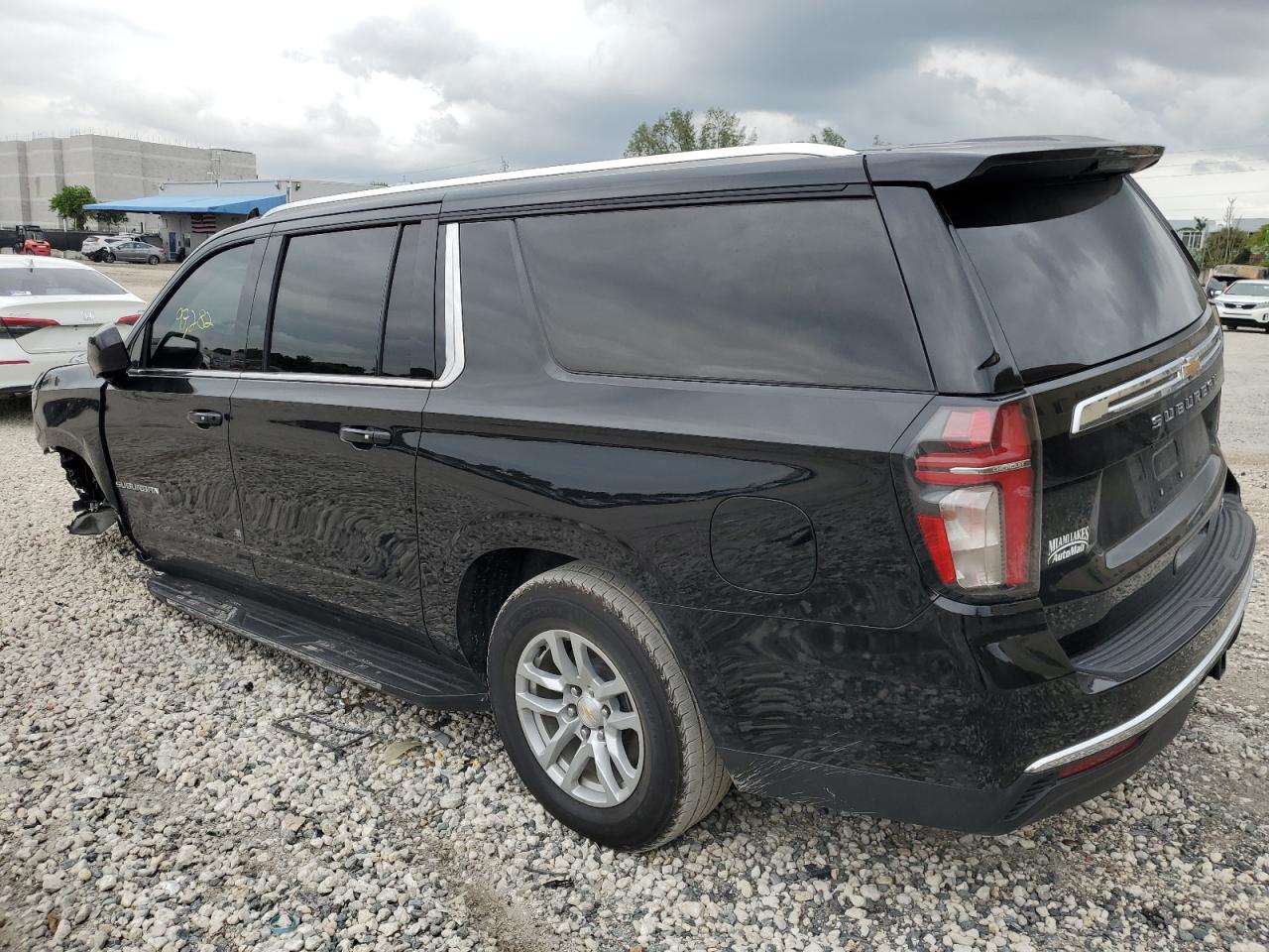 Image 2 of 2021 CHEVROLET SUBURBAN C1500 LT 2021 with VIN 1GNSCCKD0MR179621