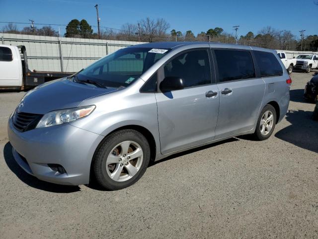 Изображение 2014 TOYOTA SIENNA  2014