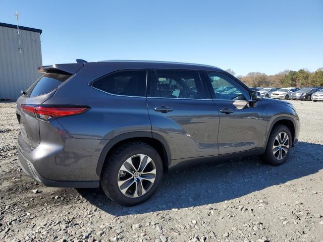 Image 3 of 2022 TOYOTA HIGHLANDER XLE 2022 with VIN 5TDGZRAH1NS116891