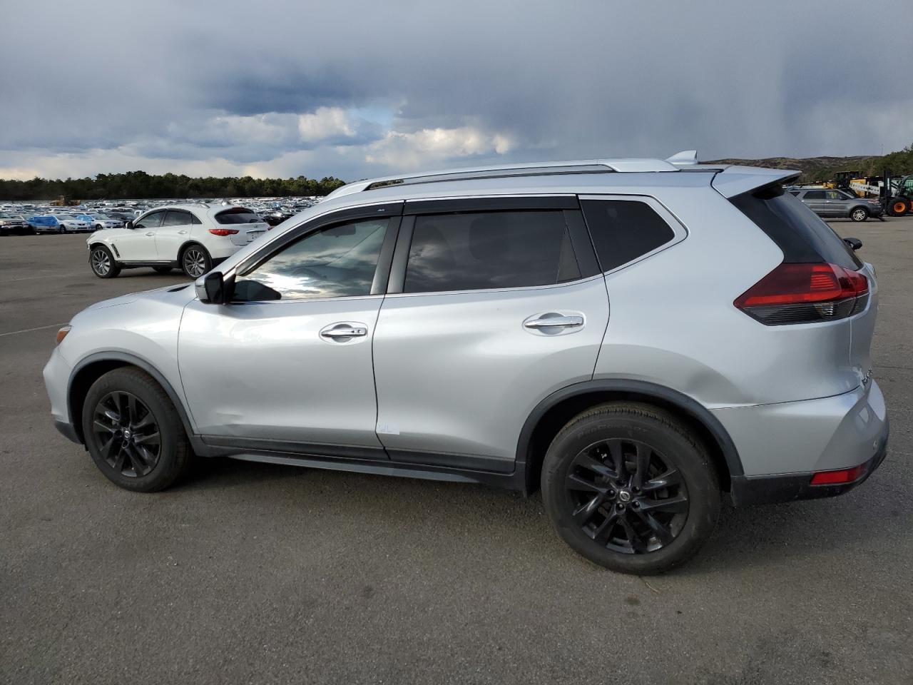 Изображение 2 2019 NISSAN ROGUE S 2019 с VIN KNMAT2MT1KP508273
